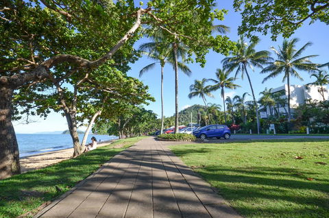 Roydon Beachfront Apartments - Accommodation Brisbane 27