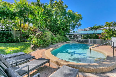 Roydon Beachfront Apartments - Accommodation Brisbane 17