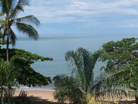 Roydon Beachfront Apartments - Accommodation Brisbane 7