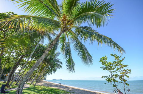 Roydon Beachfront Apartments - Accommodation Brisbane 6