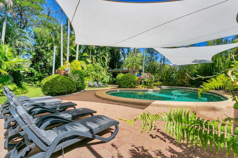 Roydon Beachfront Apartments - Accommodation Brisbane 15