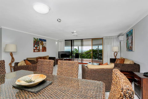 Roydon Beachfront Apartments - Accommodation Brisbane 21