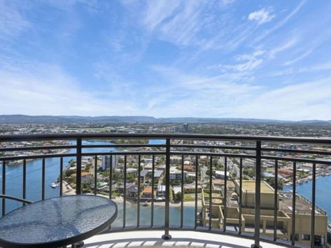 Beach Stay - Ocean & Riverview Resort Chevron Renaissance Central Surfers Paradise - Accommodation Brisbane 14