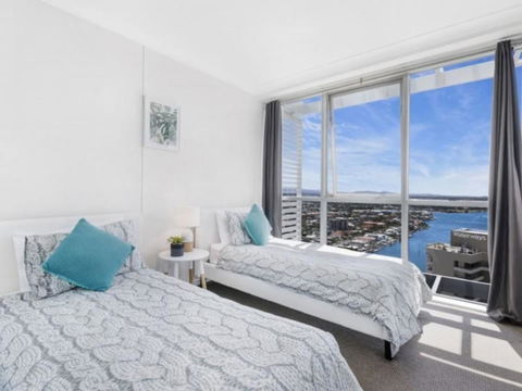 Beach Stay - Ocean & Riverview Resort Chevron Renaissance Central Surfers Paradise - Accommodation Brisbane 2