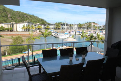 Beachside Apartment 17 - Accommodation Brisbane 11