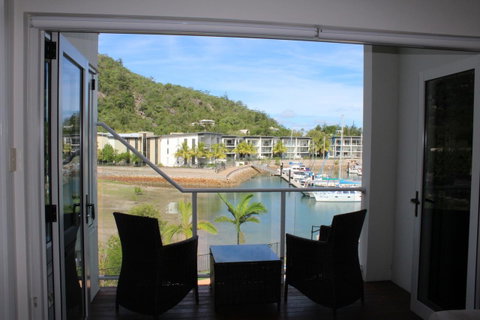 Beachside Apartment 17 - Accommodation Brisbane 2