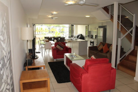 Beachside Apartment 17 - Accommodation Brisbane 6