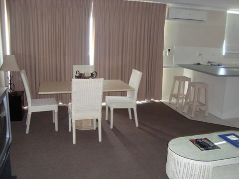 Grosvenor Beachfront Apartments Surfers Paradise - Accommodation Brisbane 26