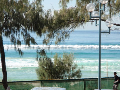 Grosvenor Beachfront Apartments Surfers Paradise - Accommodation Brisbane 11