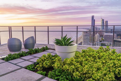 Rhapsody Resort - Official - Accommodation Brisbane 11