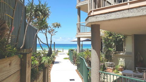 Sanctuary Beach Retreat - Accommodation Brisbane 0