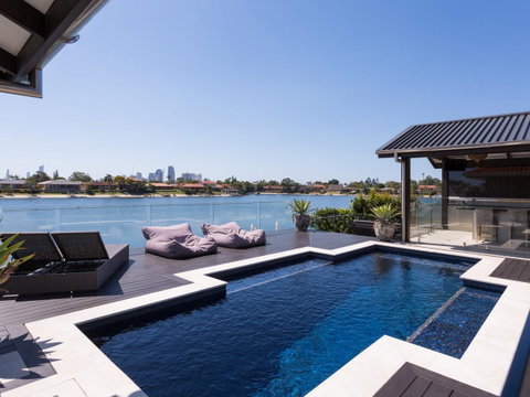 Rumrunner Resort - Accommodation Brisbane 4