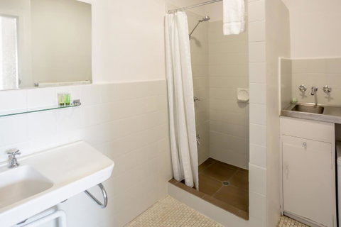 Nightcap At Emerald Star Hotel - Accommodation Brisbane 6