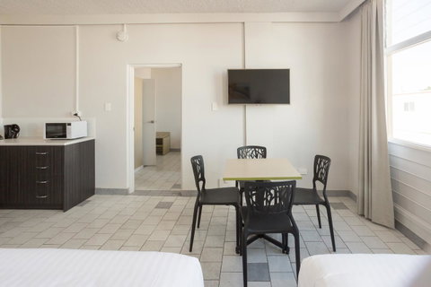 Nightcap At Emerald Star Hotel - Accommodation Brisbane 29