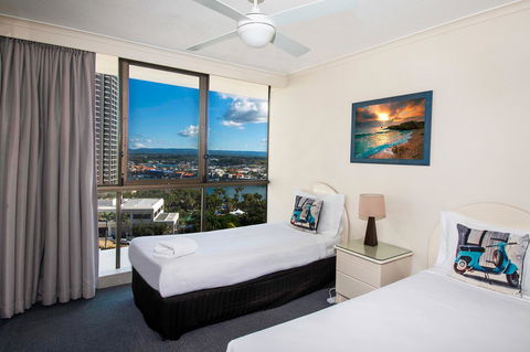 Seacrest Beachfront Apartments Surfers Paradise - Accommodation Brisbane 18