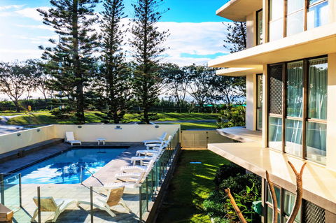 Seacrest Beachfront Apartments Surfers Paradise - Accommodation Brisbane 40