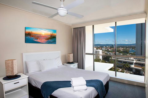 Seacrest Beachfront Apartments Surfers Paradise - Accommodation Brisbane 17