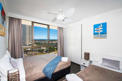Seacrest Beachfront Apartments Surfers Paradise - Accommodation Brisbane 3