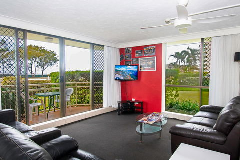 Seacrest Beachfront Apartments Surfers Paradise - Accommodation Brisbane 9