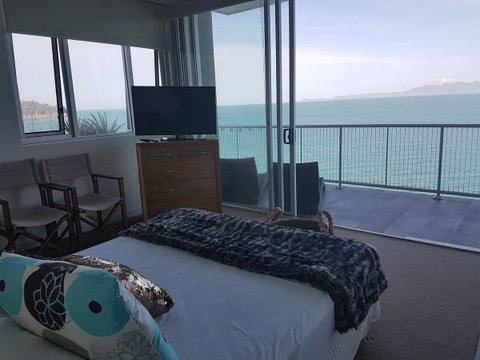 Penthouse On Bright Point - Accommodation Brisbane 7