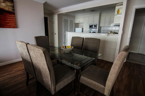The Phoenician Resort - Accommodation Brisbane 7