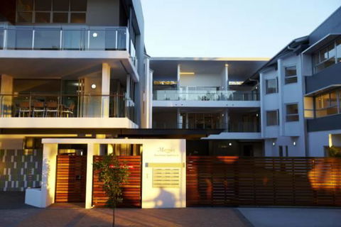 Maggies Beachfront Apartment 2 - Accommodation Brisbane 1