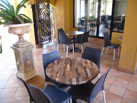 Palm Royale Cairns - Accommodation Brisbane 12