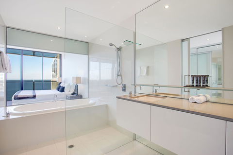 Mantra Circle On Cavill - Accommodation Brisbane 6