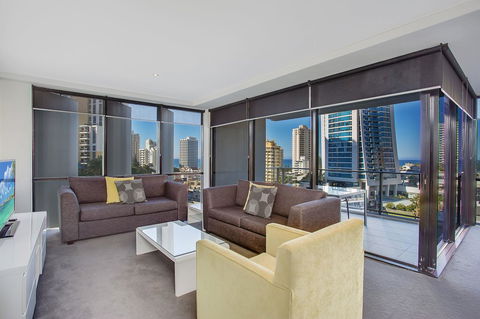 Mantra Circle On Cavill - Accommodation Brisbane 21