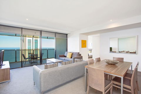 Mantra Circle On Cavill - Accommodation Brisbane 14