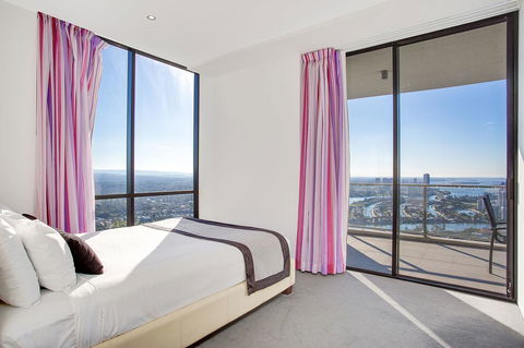Mantra Circle On Cavill - Accommodation Brisbane 7