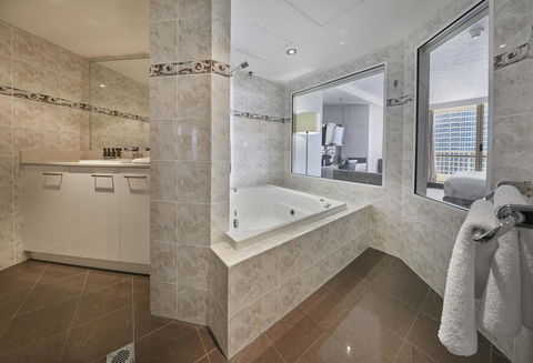 Novotel Surfers Paradise - Accommodation Brisbane 10