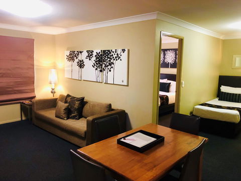 Ambassador On Ruthven - Accommodation Brisbane 39