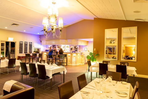 Ambassador On Ruthven - Accommodation Brisbane 9