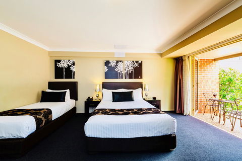 Ambassador On Ruthven - Accommodation Brisbane 15