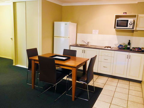Ambassador On Ruthven - Accommodation Brisbane 35