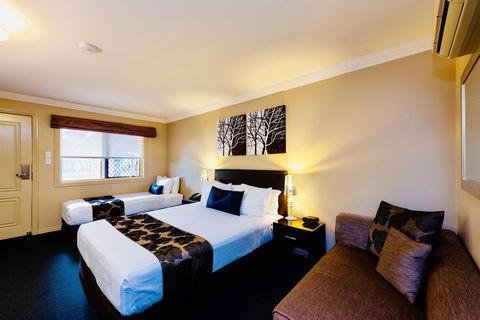 Ambassador On Ruthven - Accommodation Brisbane 44