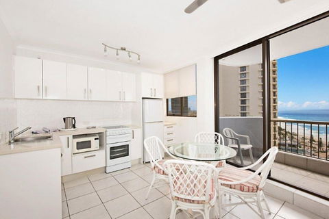Surfers International Apartments - Accommodation Brisbane 21