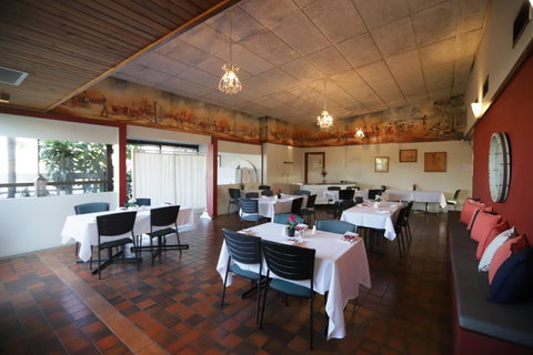 Emerald Central Hotel Official - Accommodation Brisbane 11
