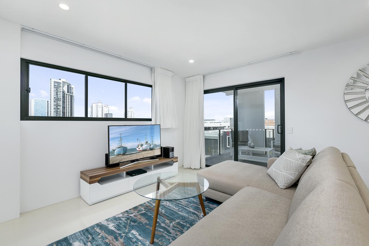 Broadbeach Waters QLD Accommodation Brisbane