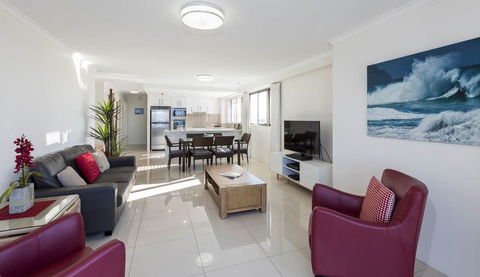South Pacific Plaza - Official - Accommodation Brisbane 3