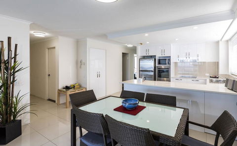 South Pacific Plaza - Official - Accommodation Brisbane 2