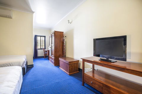 Nightcap At Atherton Hotel - Accommodation Brisbane 13