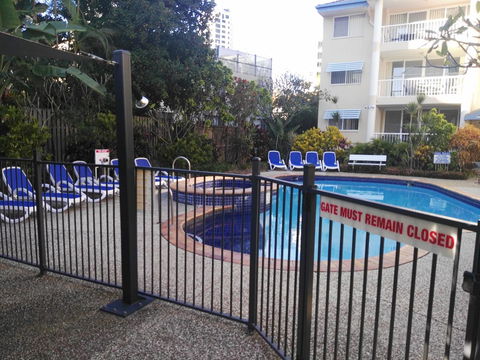 Surfers Beach Holiday Apartments - Accommodation Brisbane 10