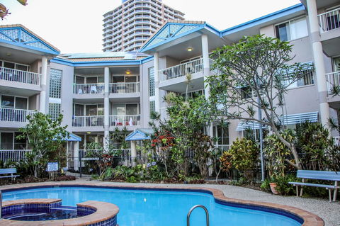 Surfers Beach Holiday Apartments - Accommodation Brisbane 3