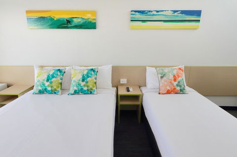 Palm Beach Hotel - Accommodation Brisbane 1