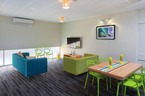 Palm Beach Hotel - Accommodation Brisbane 4