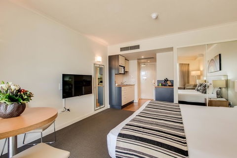 Central Cosmo Apartment Hotel - Accommodation Brisbane 4