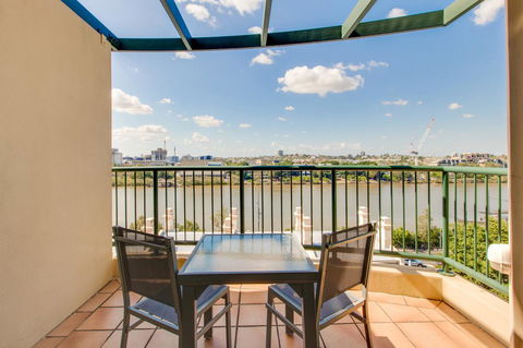 Central Cosmo Apartment Hotel - Accommodation Brisbane 24