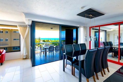 Burgess @ Kings Beach Apartments - Accommodation Brisbane 16